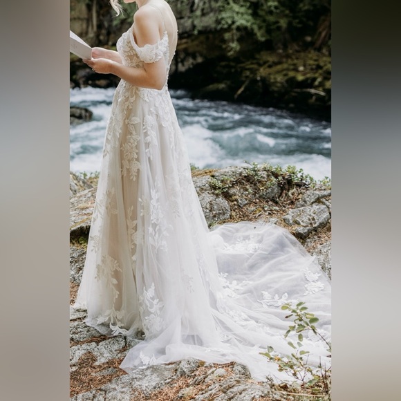 Stella York 7447 - Picture 12 of 14